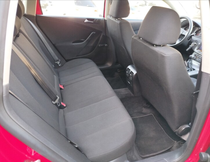 Volkswagen Passat 25