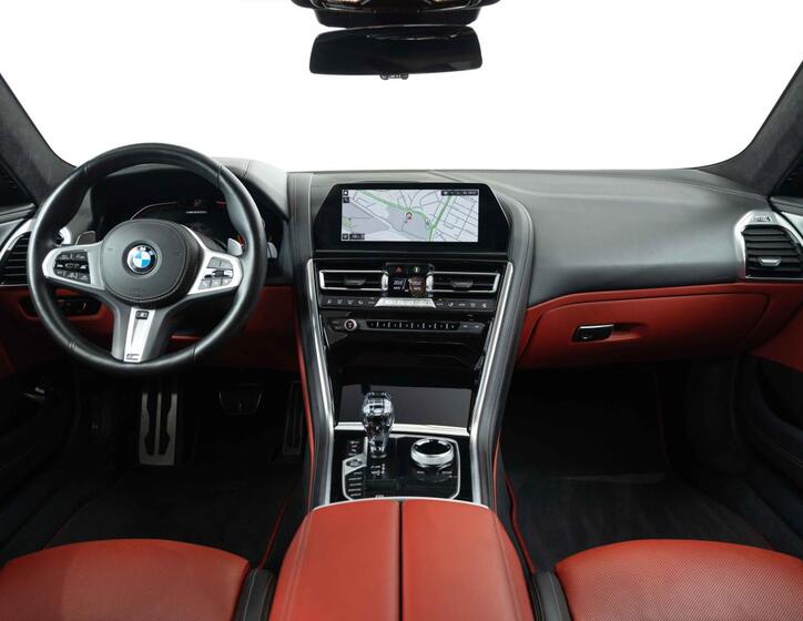 BMW Řada 8 12