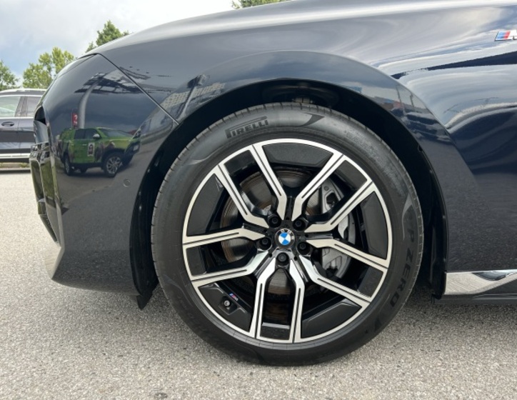 BMW i7 11