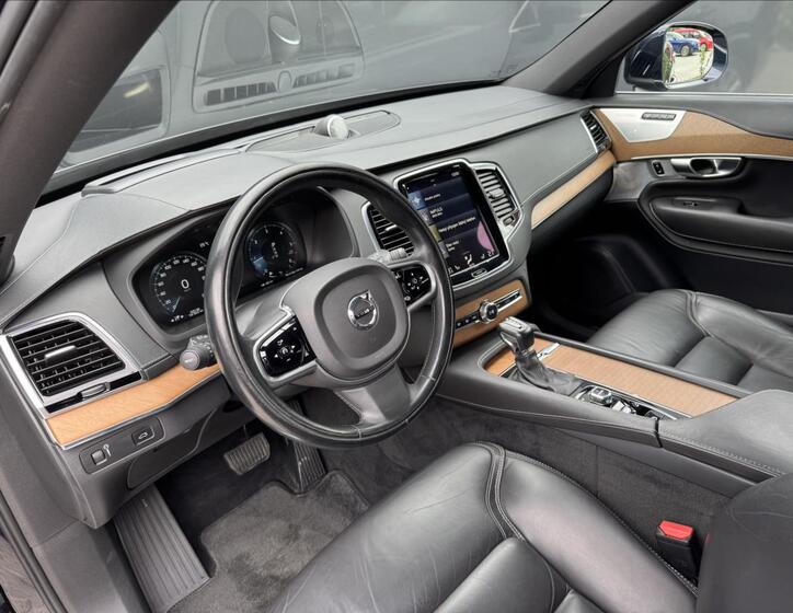 Volvo XC90 9