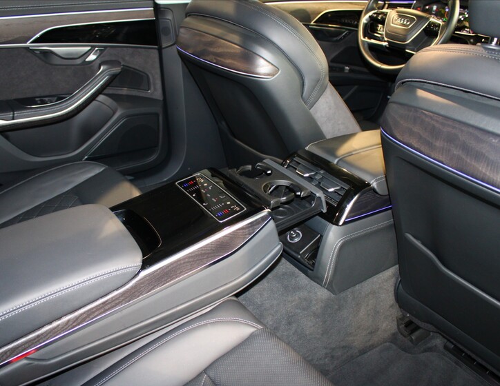 Audi A8 29