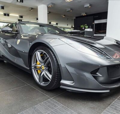 Ferrari 812 3