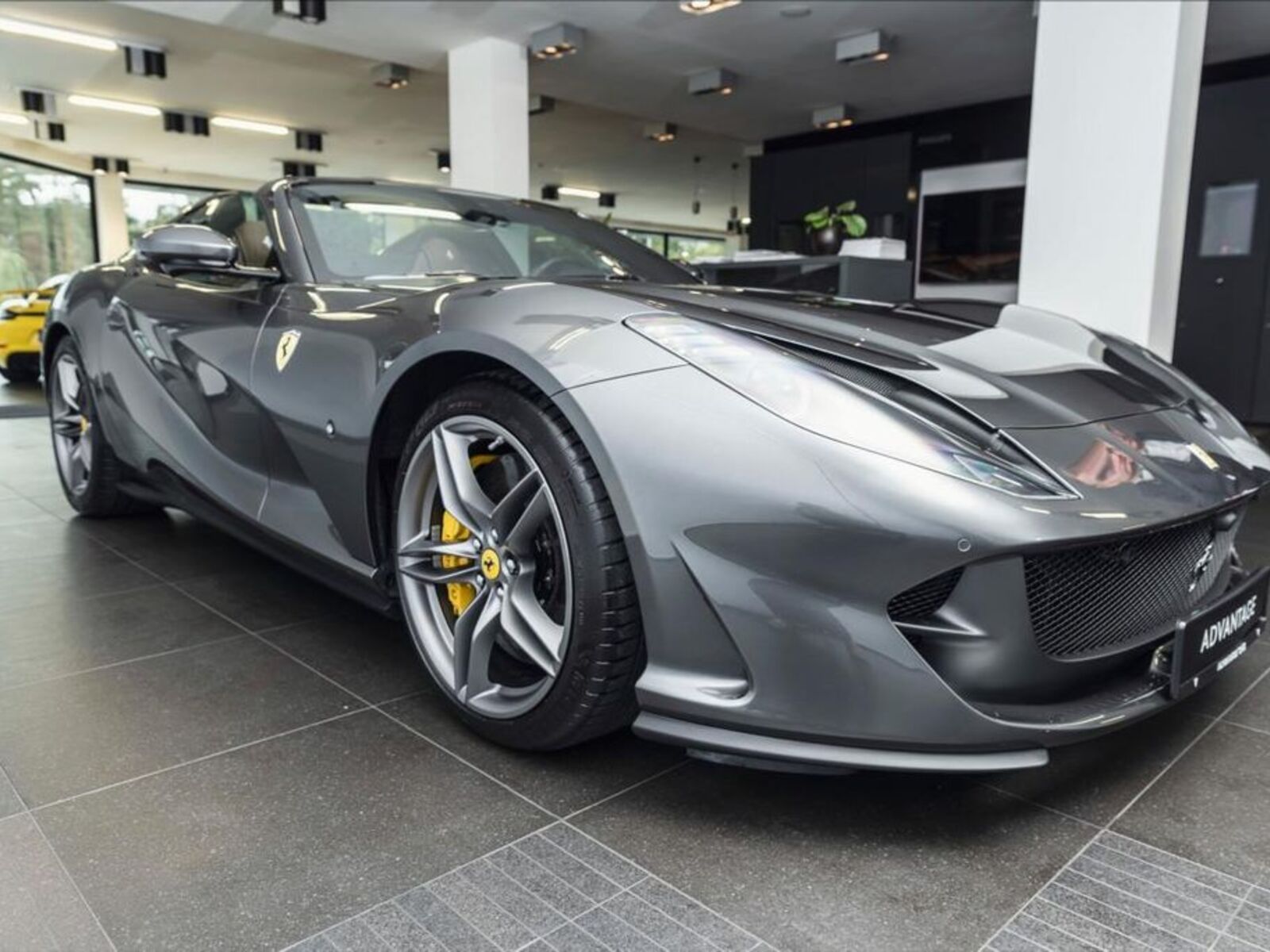 Ferrari 812 3
