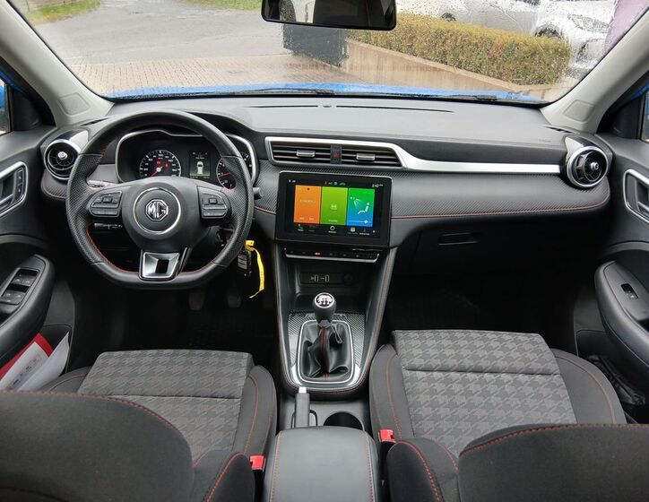 MG ZS 16