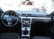 Volkswagen Passat 9