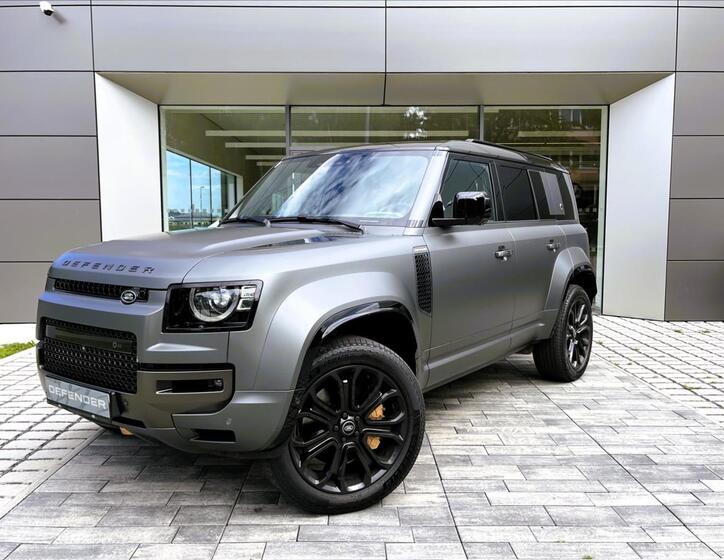 Land Rover Defender 1