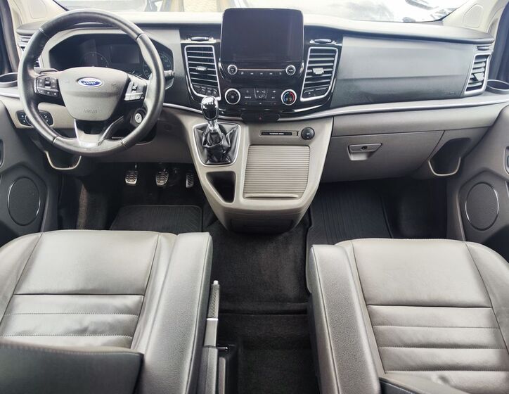 Ford Tourneo Custom 15