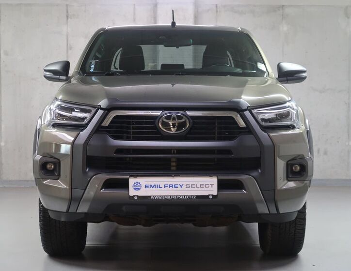 Toyota Hilux 2