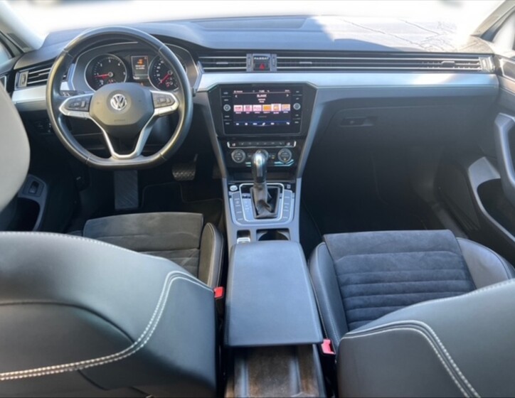 Volkswagen Passat 9