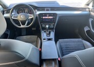 Volkswagen Passat 9