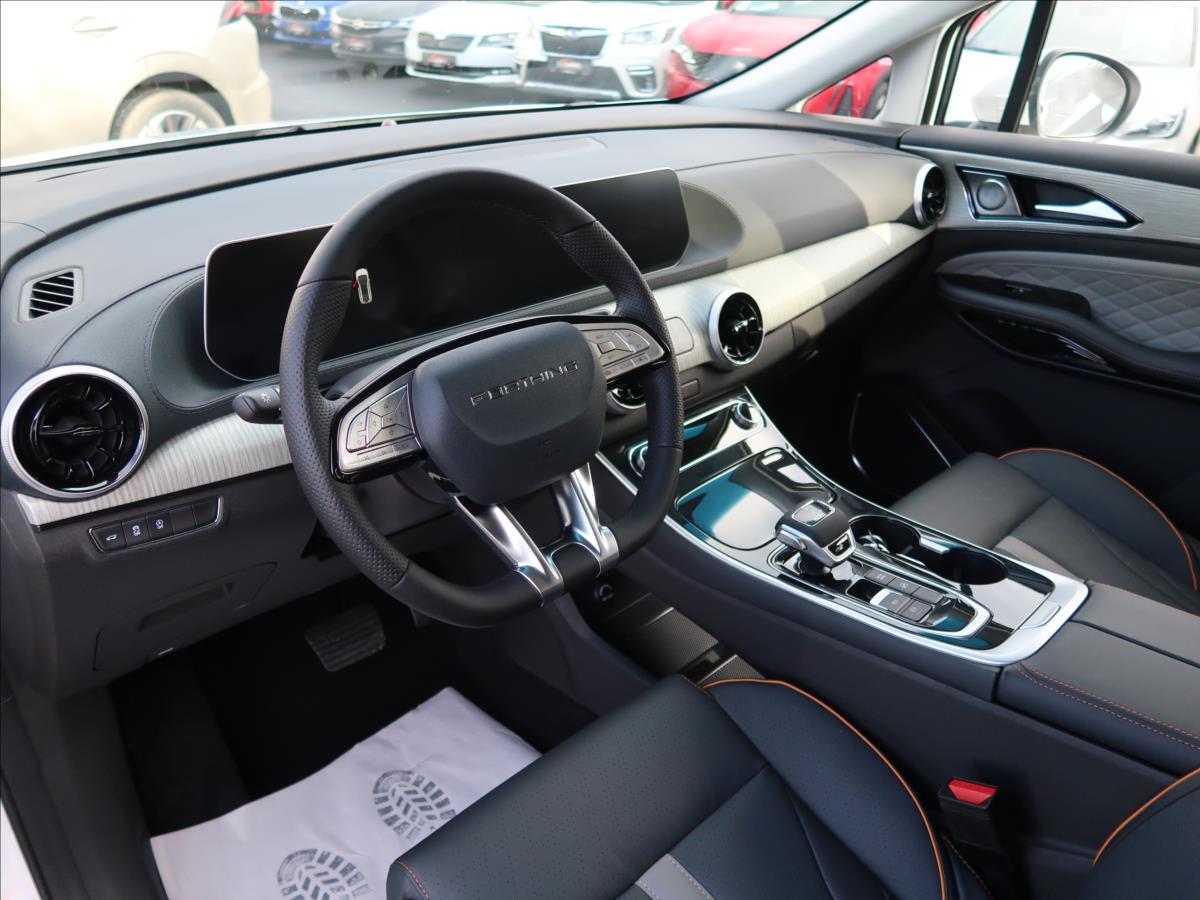 Dongfeng U-Tour
