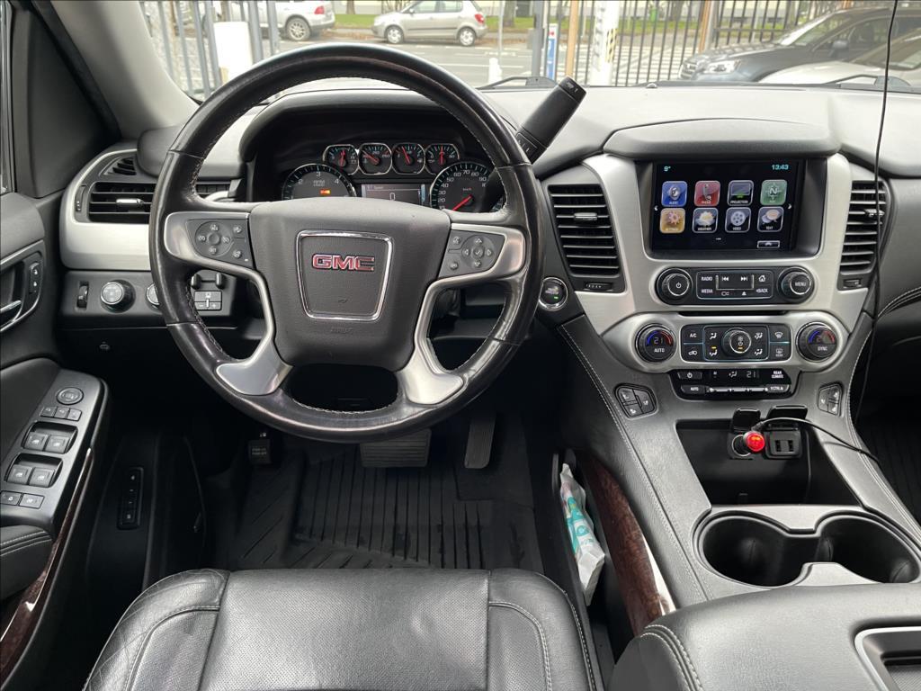 GMC Yukon 10