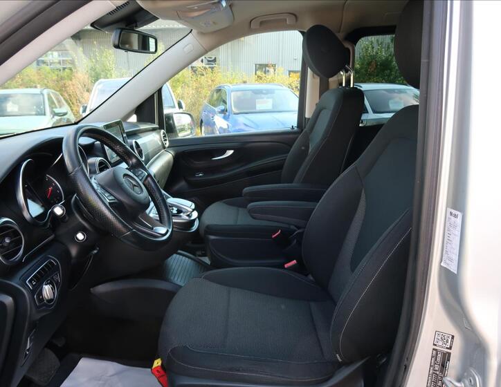 Mercedes-Benz Vito 12