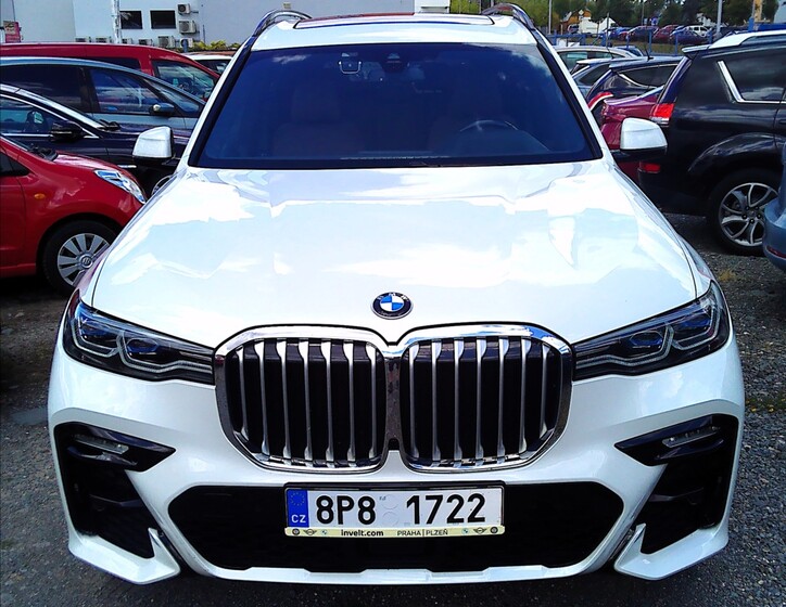 BMW X7 1