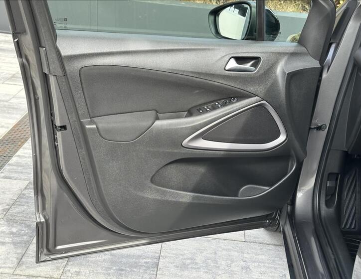 Opel Crossland X 12
