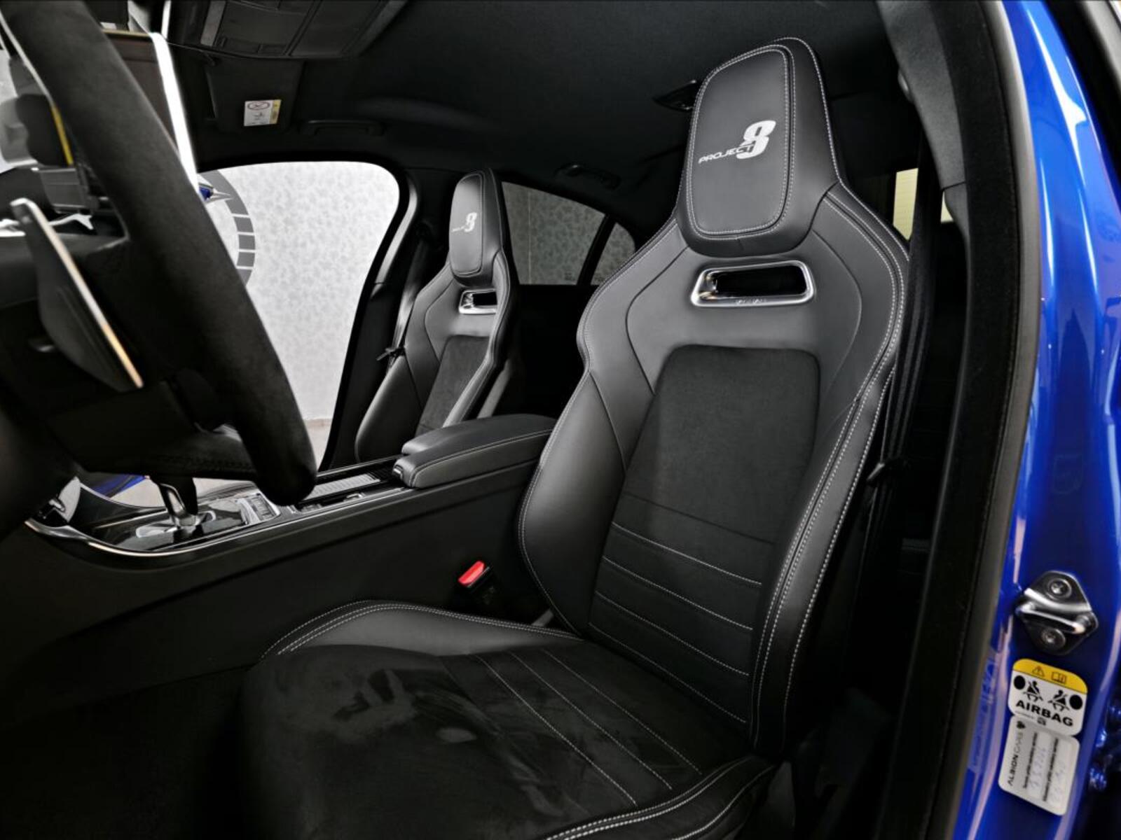 Jaguar XE 16