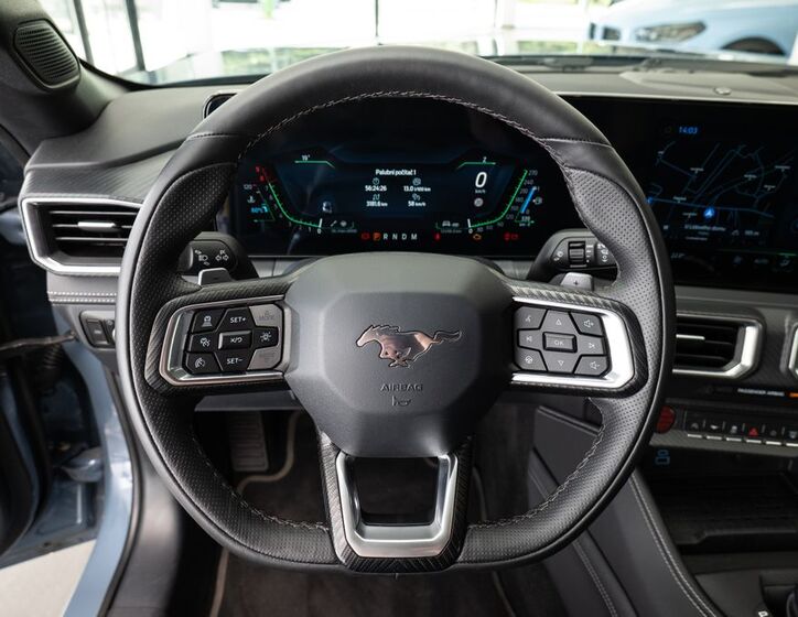 Ford Mustang 6