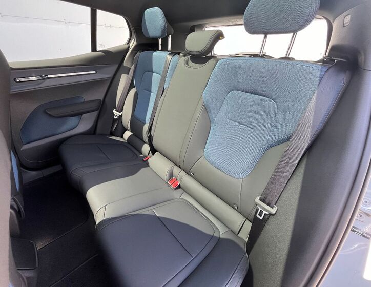 Volvo EX30 11