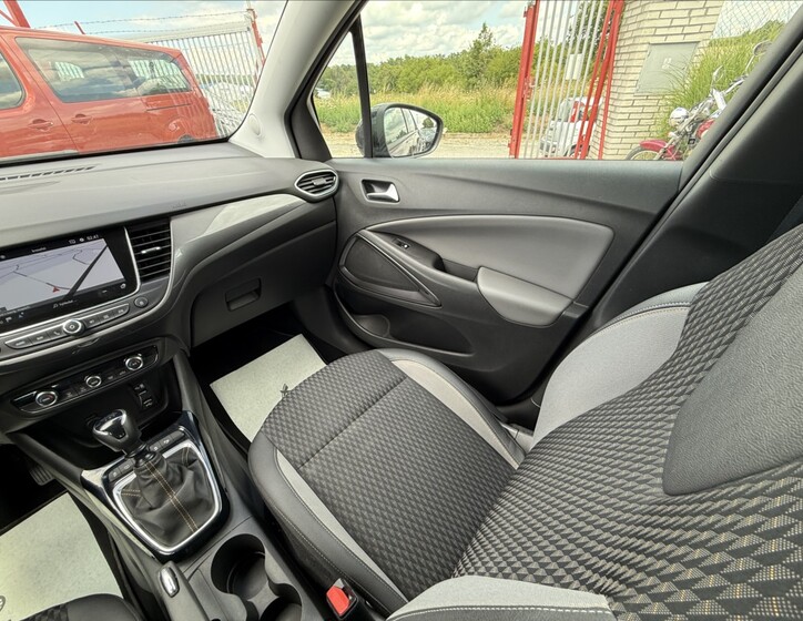 Opel Crossland X 26