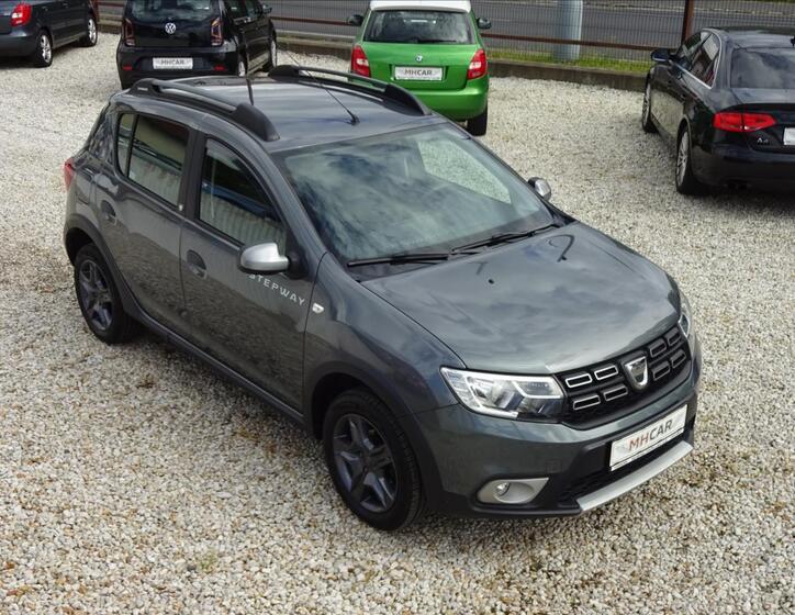 Dacia Sandero 1