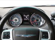 Chrysler Town & Country 18