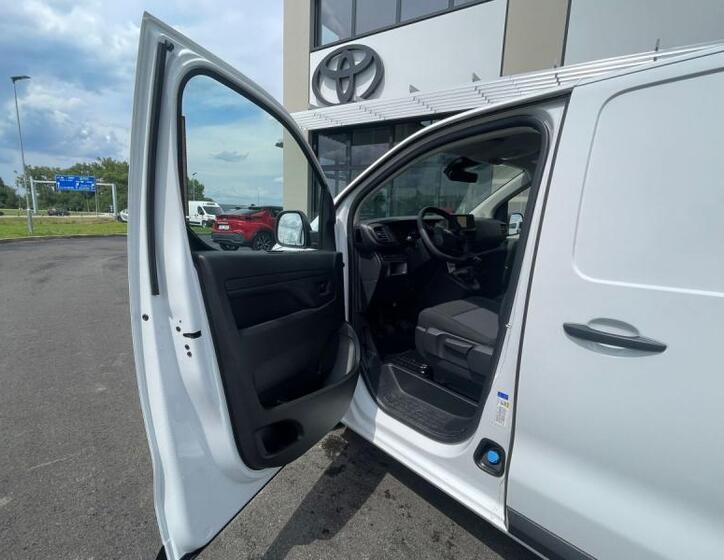 Toyota ProAce 11
