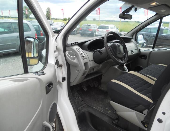 Renault Trafic 11