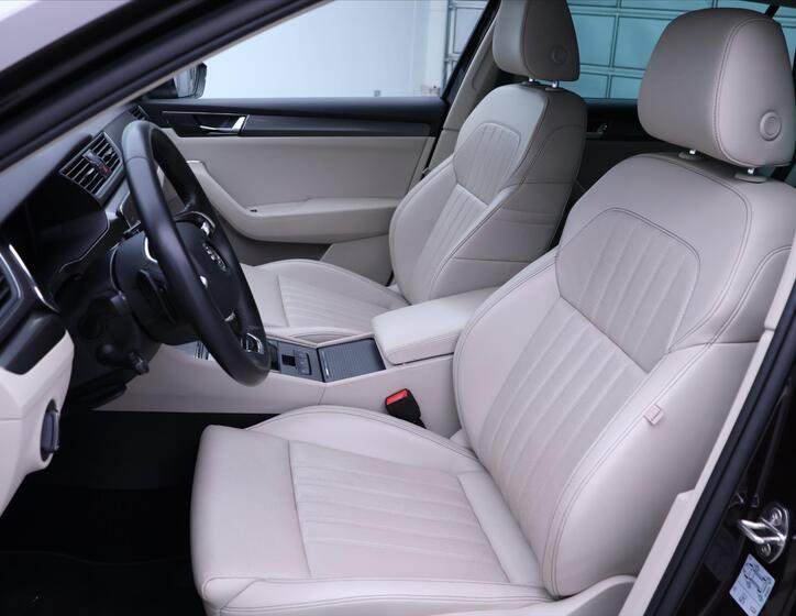 Škoda Superb 11