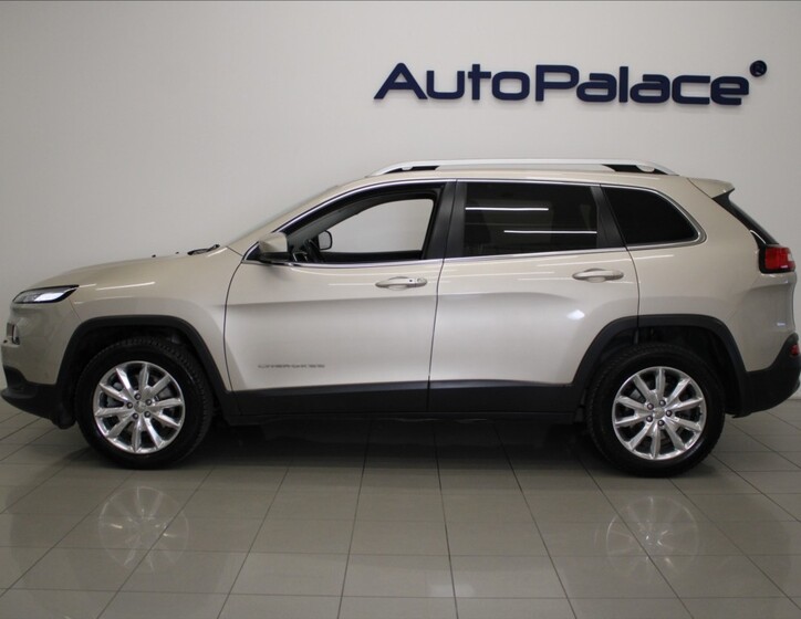 Jeep Cherokee 5