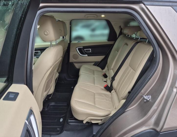 Land Rover Discovery Sport 11