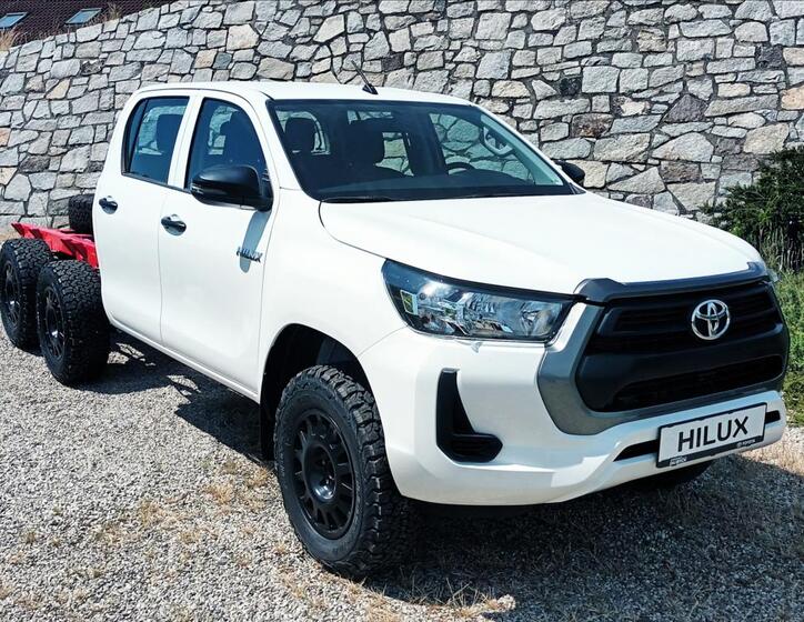 Toyota Hilux 1