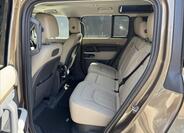 Land Rover Defender 12