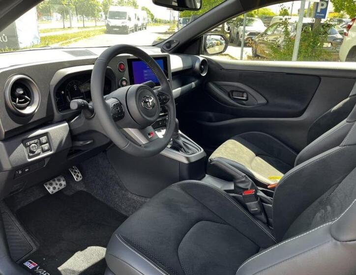 Toyota GR Yaris 12