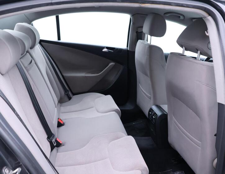 Volkswagen Passat 13