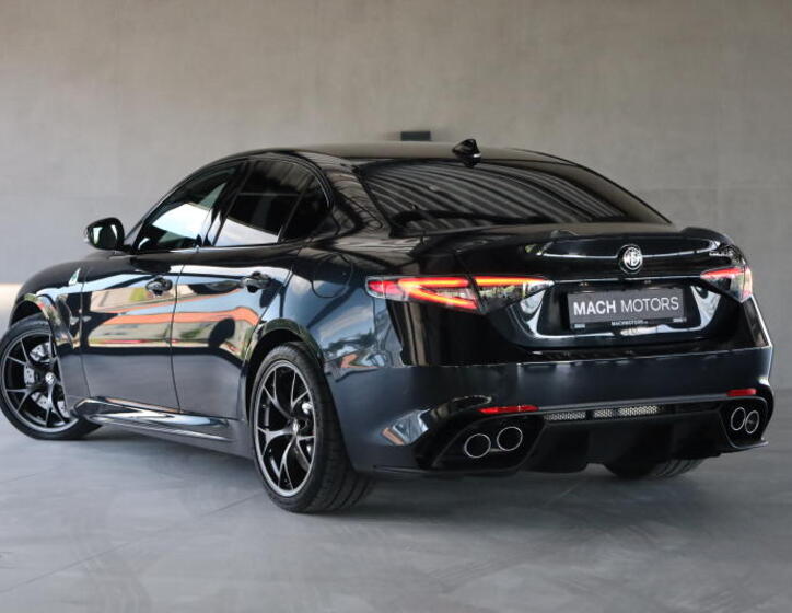 Alfa Romeo Giulia 4