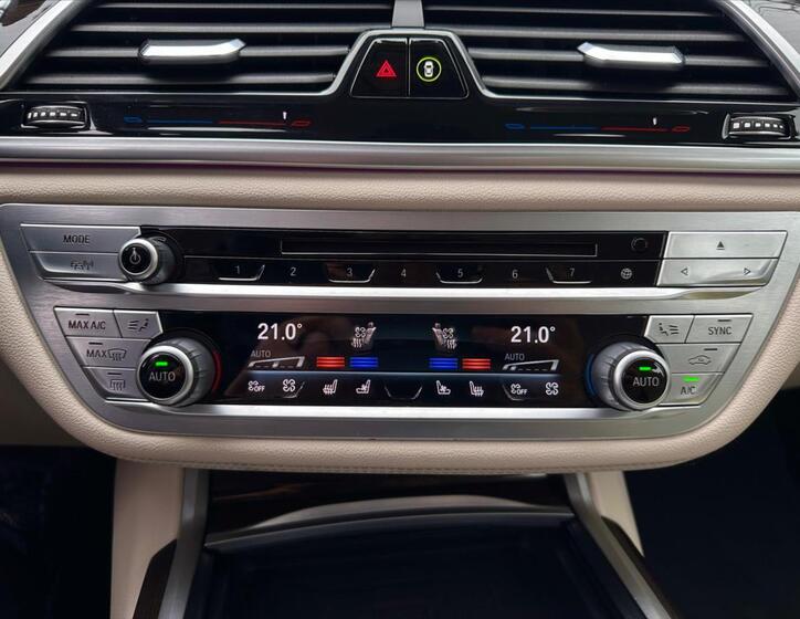 BMW Řada 7 37