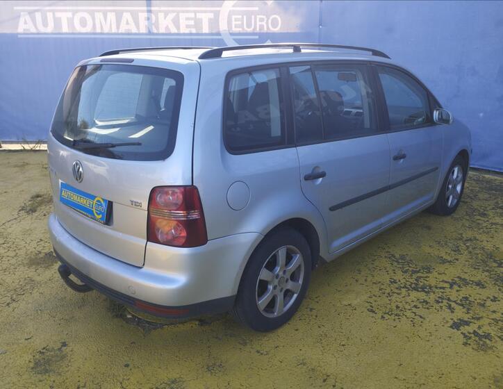 Volkswagen Touran 4