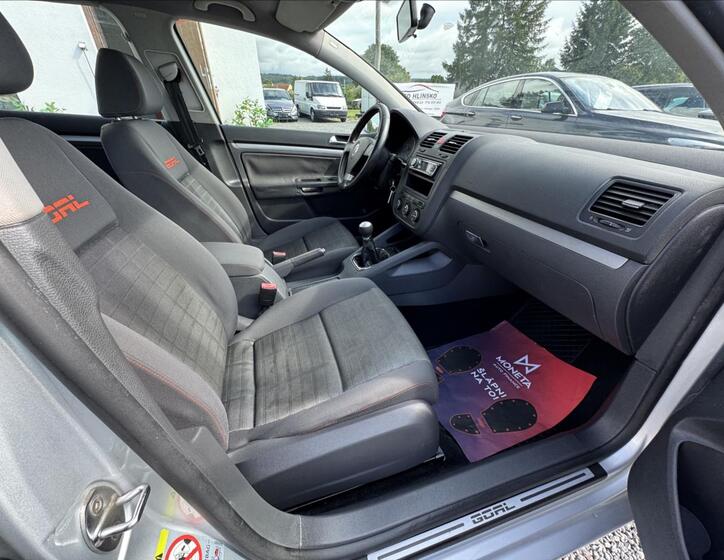 Volkswagen Golf 15