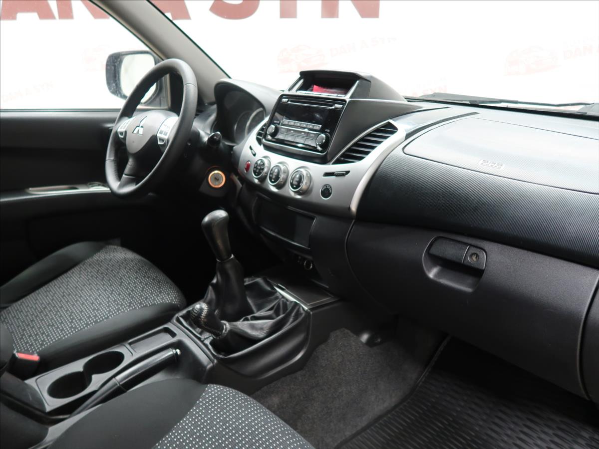 Mitsubishi L200