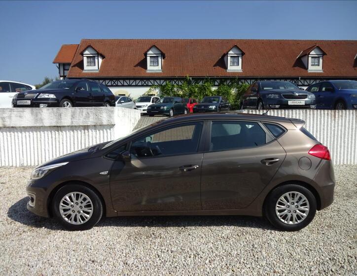 KIA Ceed 4