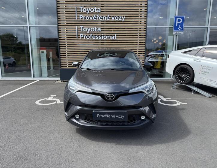 Toyota C-HR 4