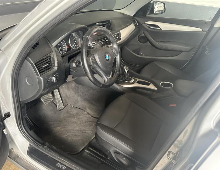 BMW X1 8