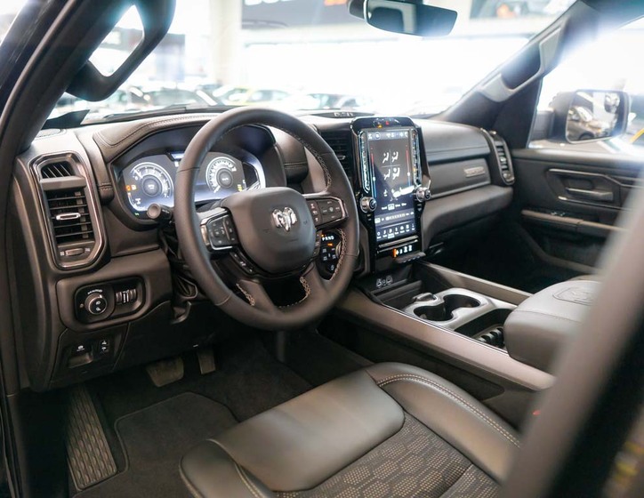 Dodge RAM 12