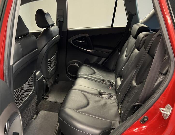 Toyota RAV4 8