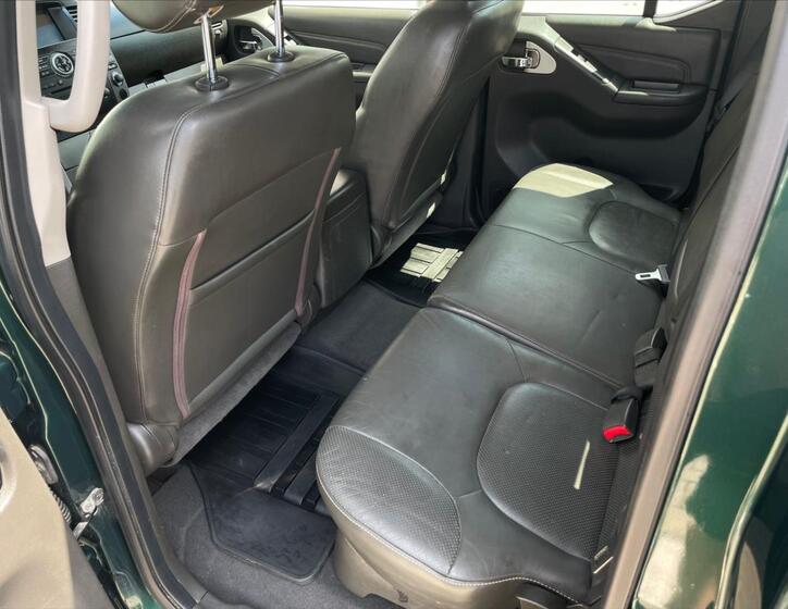 Nissan Navara 10