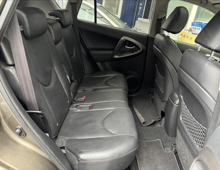 Toyota RAV4 35