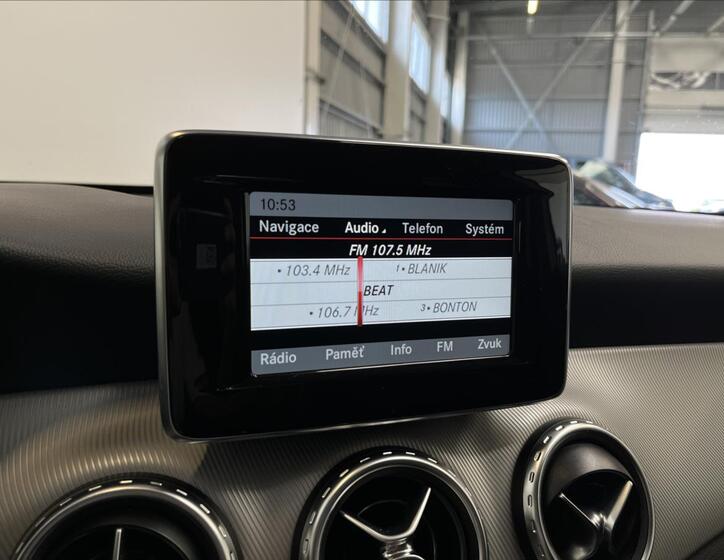 Mercedes-Benz GLA 7