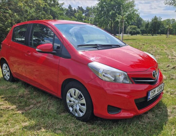 Toyota Yaris 1