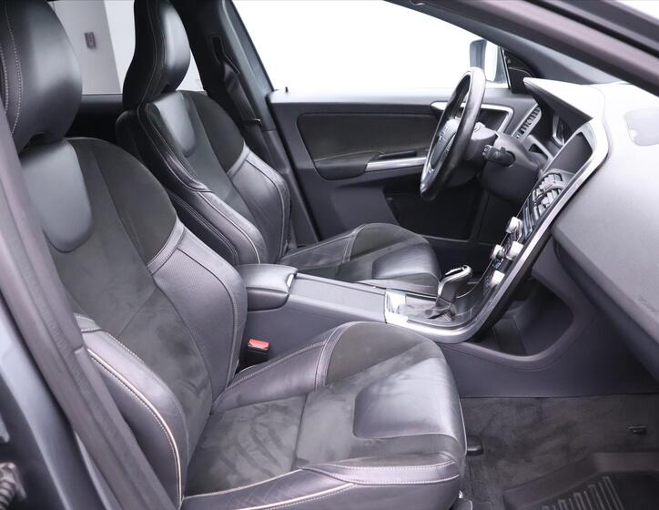 Volvo XC60 13