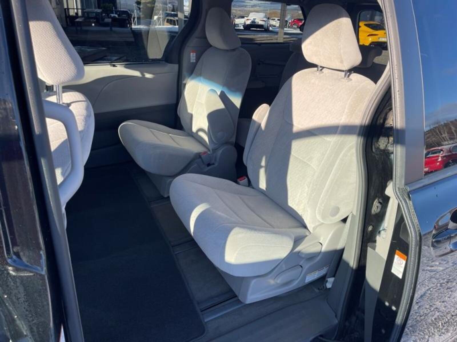 Toyota Sienna 11